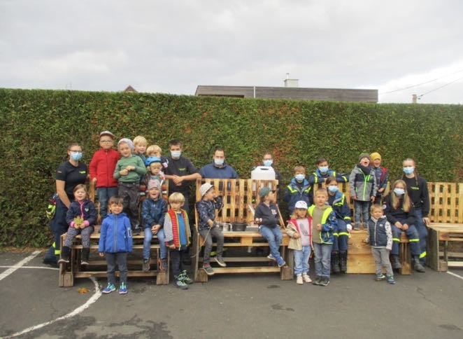 Spielgeräten für den Kindergarten - THW-Jugend Montabaur